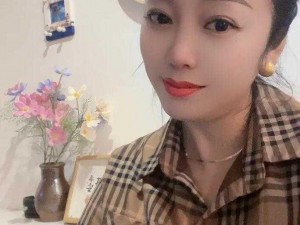 公车挺进尤物少妇李洁何升—公车挺进少妇李洁何升，是道德的沦丧还是人性的扭曲